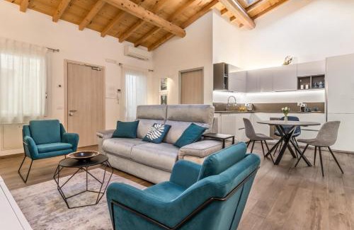 Verona City Centre Apartment | Veronetta Stunning Rooftop with Lift