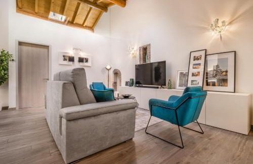 Verona City Centre Apartment | Veronetta Stunning Rooftop with Lift
