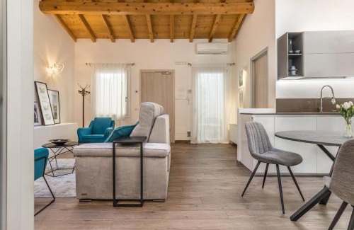 Verona City Centre Apartment | Veronetta Stunning Rooftop with Lift