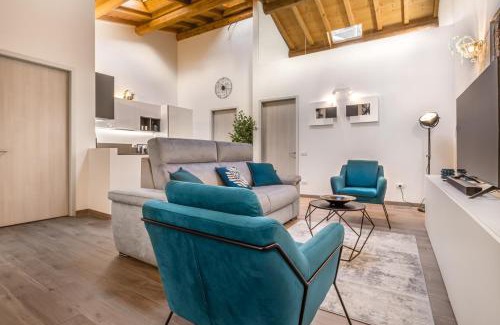 Verona City Centre Apartment | Veronetta Stunning Rooftop with Lift