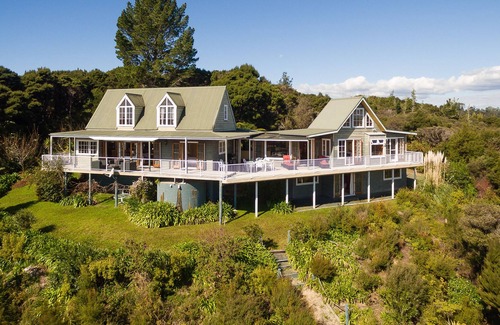 Te Wahapu Cottage | Veronica House - Russell Holiday Home
