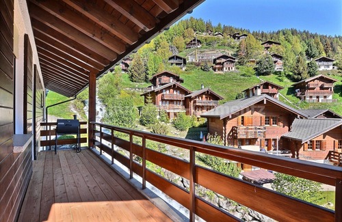 Grimentz Apartment | Very comfortable flat for 7 people, living room with fireplace, kitchen area with dishwasher, 1 doub
