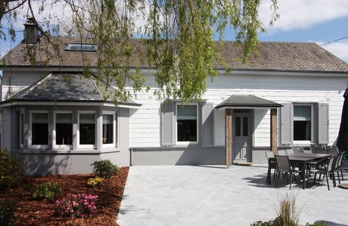 Corbion Cottage | Very nice holiday home located on a large secured park