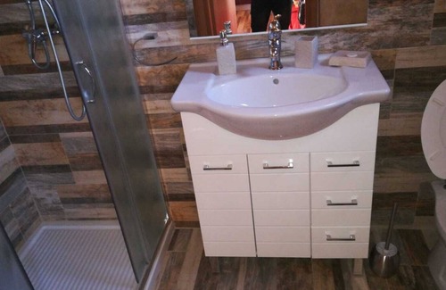 Aradeo House | Very nice, newly renovated apartment with roof terrace