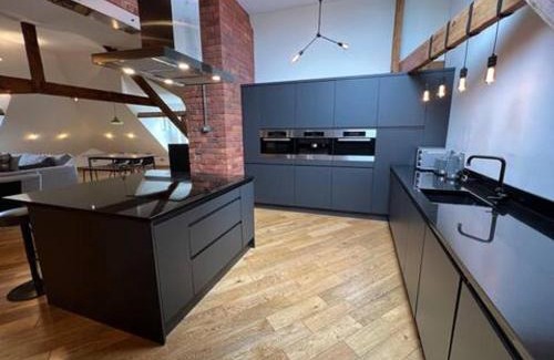 Heaton Apartment | Very Spacious 2 Bdrm Flat