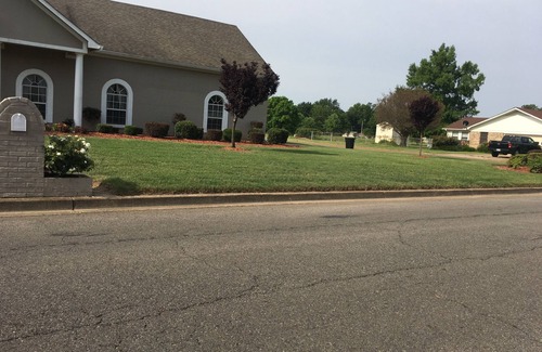 Cleveland House | Very Spacious Home Sleeps up to 16 with in-ground swimming pool