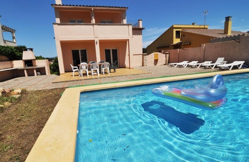 L'Escala Villa | Very spacious house with private pool