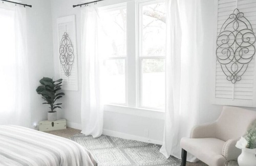 Austin Ave. House | Vesper Violet House - Hot Tub - Uptown District