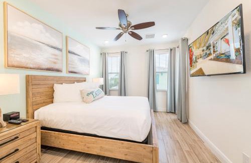 West Kissimmee House | Vibrant Cottage Near Disney With Margaritaville Resort & Island H20 Waterpark Access- 3000Sp