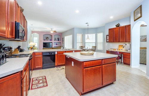 Legacy Park House | Viburnum Villa, 5 bed luxury poolhome on Legacy Park, 15 minutes from Disney