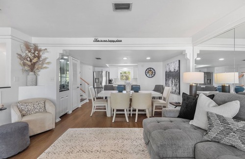 Holiday Isle House | "Vic's Fish Camp" 2 Private Beaches, Dock Space, 2 Balconies, Canal Front