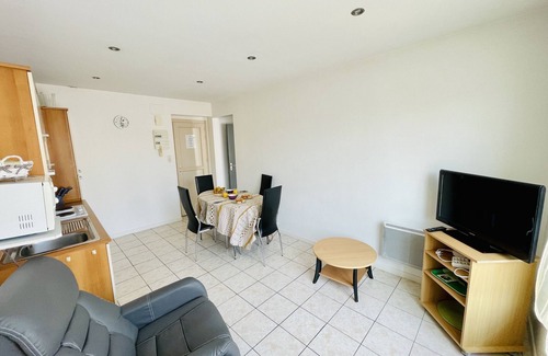 Forges-les-Bains Apartment | Victor Hugo : Apartment 300 meters from the thermal baths