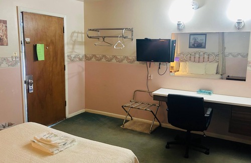 Superior Hotel | Victorian Inn by Capital O Superior NE