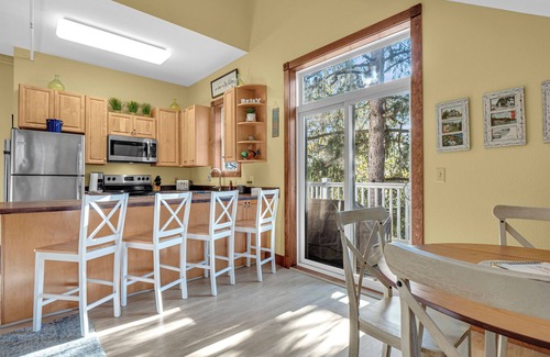 Elkhart Lake Apartment | Victorian Inn Elkhart Lake Wisconsin