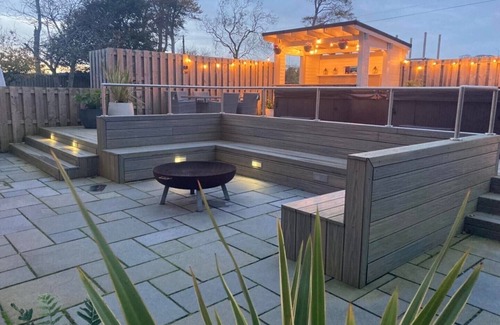 Carnoustie House | Victorian Mansion, fully refurbished, sleeps 24 guests in 12 ensuite bedrooms
