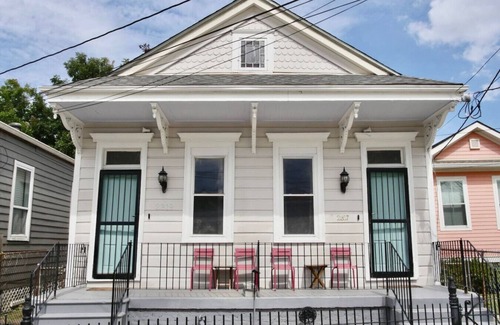 Tulane - Gravier House | Victorian Shotgun | 10 minutes to French Quarter