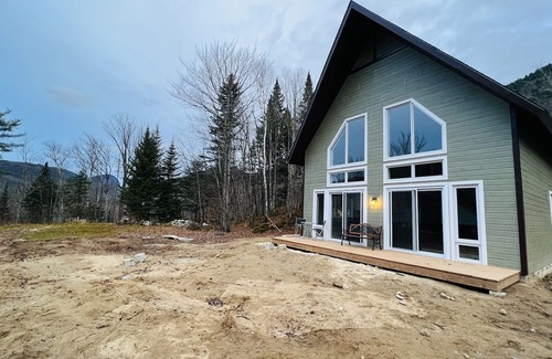 Saint-Raymond Ski Chalet | View of the castling