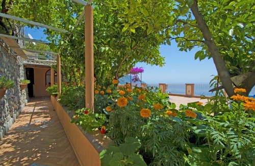 Chiesa Nuova Villa | View of the sea from the terrace.
