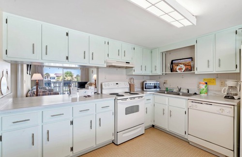 Point East Condo | View the Sea from Chateau by the Sea 31B