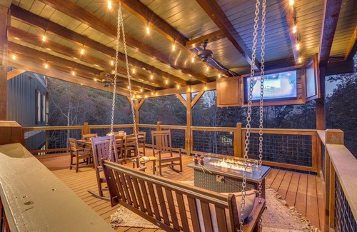 Sevierville Cabin | VIEWS/Heated Pool/Hot tub/15 min to Attractions