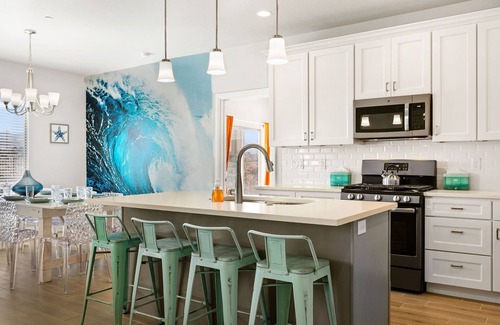 Hurricane House | Views of Zion Park - Backyard Heated Pool - Hot Tub - Firepit - Close to Zion