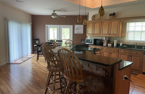 La Follette House | VIEWS VIEWS VIEWS Lake & Mountain, Perfect for Multi-Generations!
