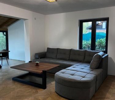 Laktasi House | Vikendica Radoš