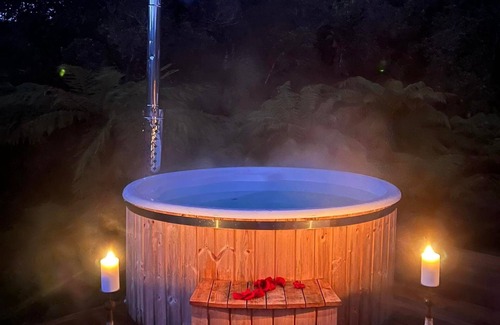 Kaiata Cabin | Viking Hut Balder Set Amid Rainforest w/Hot tub