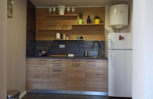 Kraljevec Sesvetski Apartment | Viksa with Jacuzzi sleeps 2