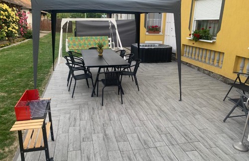 Zamardi Apartment | Viktor Apartmanház