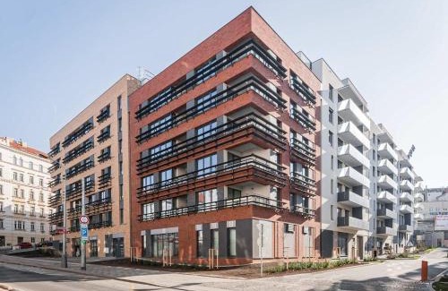 Zizkov Apartment | Viktoria Suite with garage & balcony