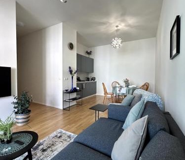 Zizkov Apartment | Viktoria Suite with garage & balcony