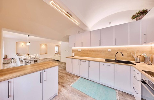 Svoboda nad Upou Ski Chalet | Vila Lumina - Five Bedroom Chalet, Sleeps 14
