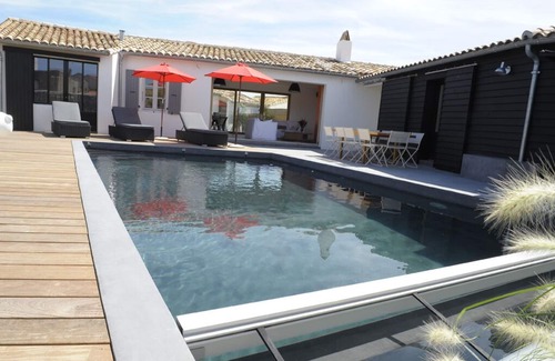 Saint-Clement-des-Baleines Villa | VILLA AU CALME 7 CH 7 SDB PISCINE CHAUFFÉE PROMO DU 12 AU 26 juillet 2025