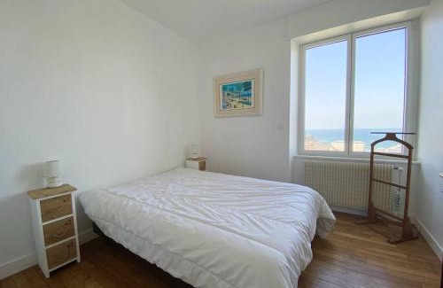 Perros-Guirec House | Villa à Perros-Guirec avec vue mer, jardin, terrasse, 400m de la plage, WIFI - FR-1-368-42