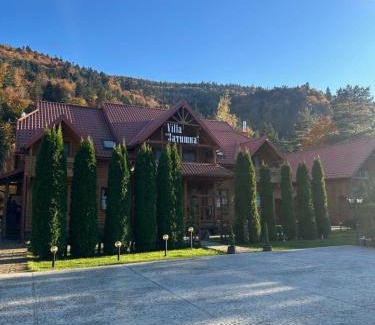 Mykulychyn Hotel | Villa "Затишна"