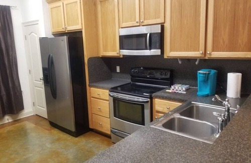 Pine Grove Apartment | Villa 4, spacious townhouse in Tickfaw, LA