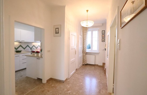 Hietzing House | Villa 4 You! Superb Residential Area