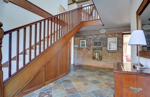 Abbess Roding Villa | Villa ∙ 5 bedrooms ∙ 12 guests