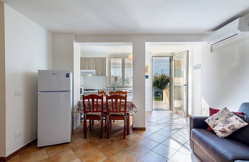 Laureana Cilento House | Villa Albatros D: A characteristic and welcoming cottage surrounded by the greenery, with Free WI-FI.