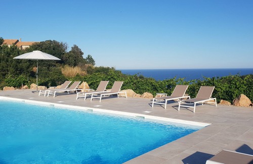 Solenzara House | VILLA ALBITRU 3 BEDROOMS EXCEPTIONAL VINEYARD AND SEA VIEWS WITH HEATED POOL