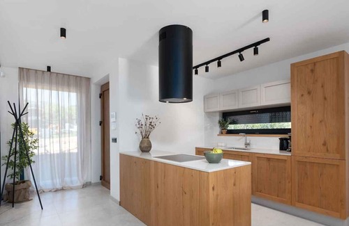 Kadumi House | Villa Albona in Kadumi