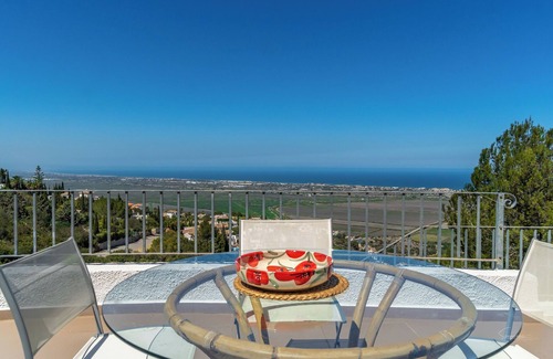Monte Pego Villa | Villa 'Amalia' with Sea View, Wi-Fi and Air Conditioning