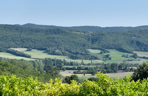 Reillanne Villa | Villa Amande: On Edge Of Historic Reillanne, Provence Alpes Côte D'Azur, France