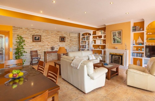 Arnella Villa | Villa AMBAR by Abahana Villas