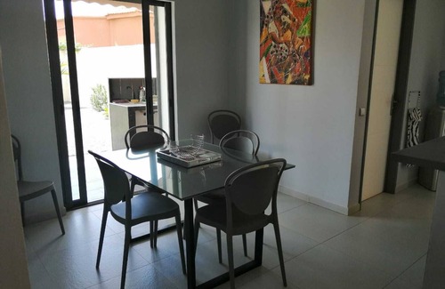 Ngaparou Villa | VILLA AMY near shopping center and 7-minute walk from the beach