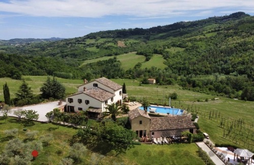 SantʼAngelo in Pontano Villa | Villa and Farmhouse with Housekeeper, on private estate available all year