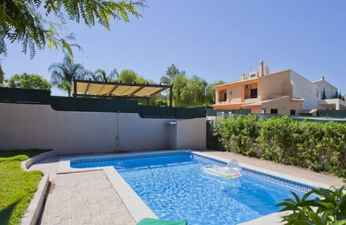 Urbanizacao dos Calicos Villa | Villa Andre 3 bedroom villa with pool - walking distance to Albufeira