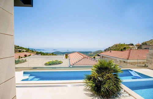 Ravno Villa | Villa Anna with private pool & Jet pool-near Dubrovnik