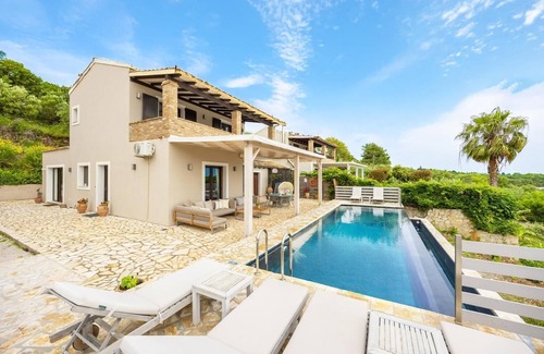 Peroulion Villa | Villa Antinoti - Three Bedroom Villa, Sleeps 7